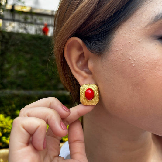 REGAL ROUGE STUDS